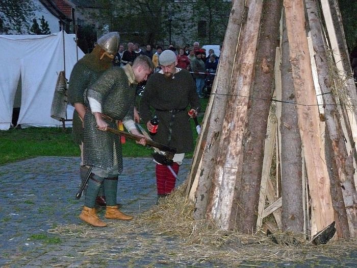 Feuerschau zum Bauernmarkt