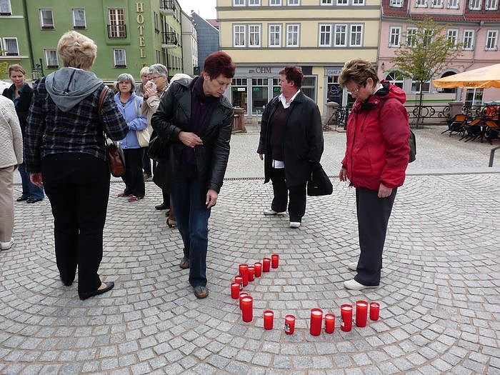 Kerzen entz&uuml;ndet
