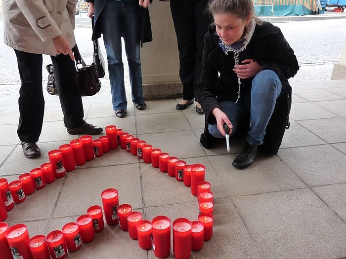 Kerzen entz&uuml;ndet