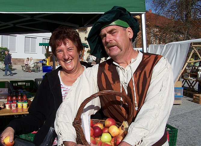 Impressionen Apfelschn&auml;pperamarkt