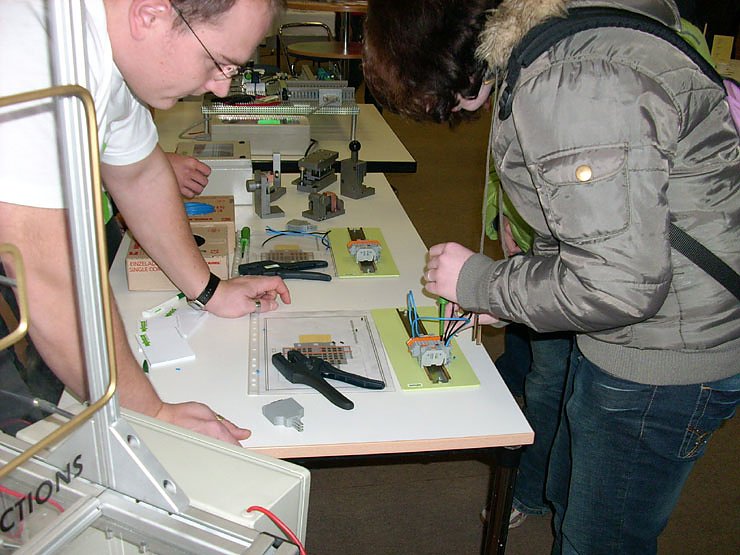 Am Stand der Fa. Wago