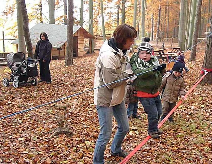 Slackline &uuml;bergeben