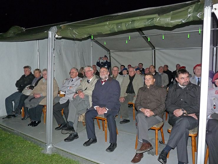 Gel&ouml;bnis im feierlichen Rahmen