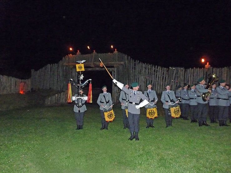Gel&ouml;bnis im feierlichen Rahmen