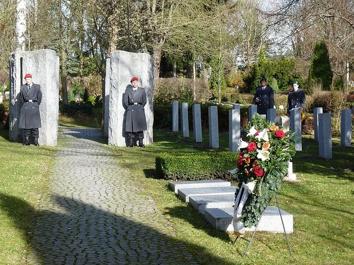 Feierliche Kranzniederlegung