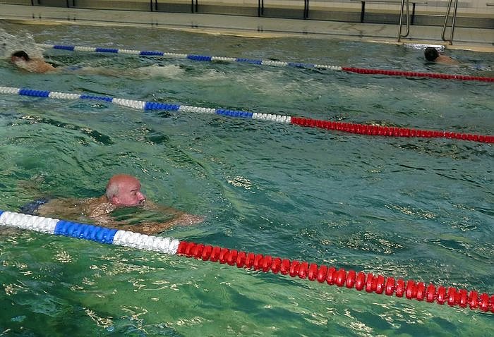 24 Stunden Schwimmen begonnen