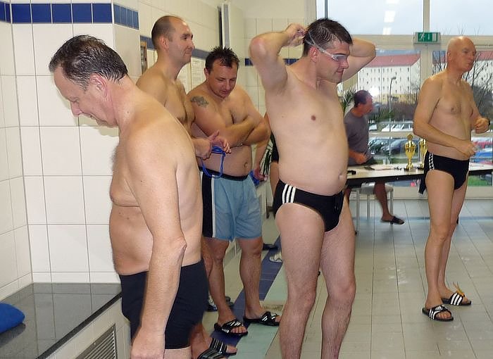 24 Stunden Schwimmen begonnen