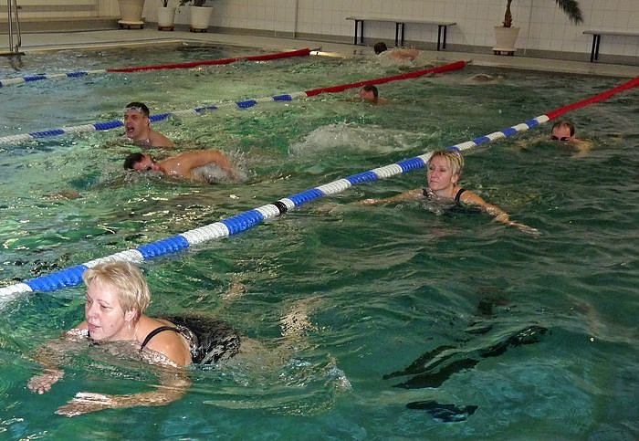 24 Stunden Schwimmen begonnen
