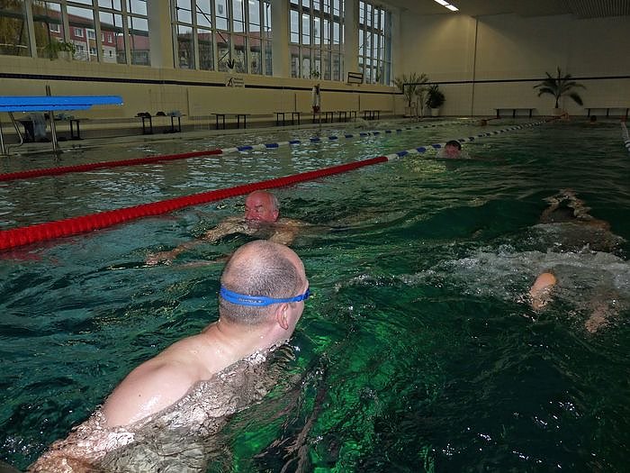 24 Stunden Schwimmen begonnen