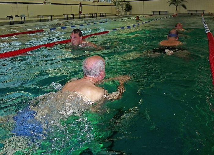 24 Stunden Schwimmen begonnen