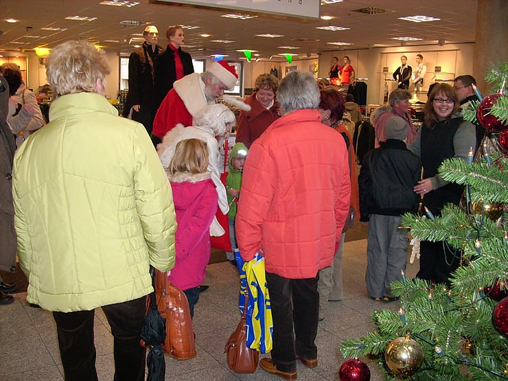 Weihnachtsmann in der Galerie zum 9. Stadtmarketingtag