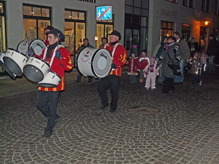 Laternenumzug und Feuerschau
