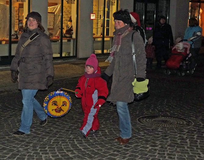 Laternenumzug und Feuerschau