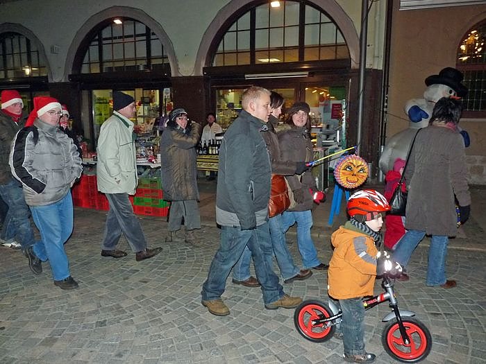 Laternenumzug und Feuerschau