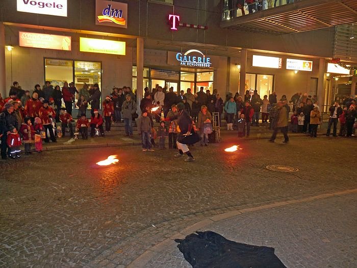 Laternenumzug und Feuerschau